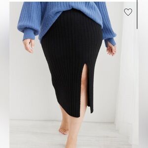 Aerie buttercream sweater skirt size M NWOT front slit